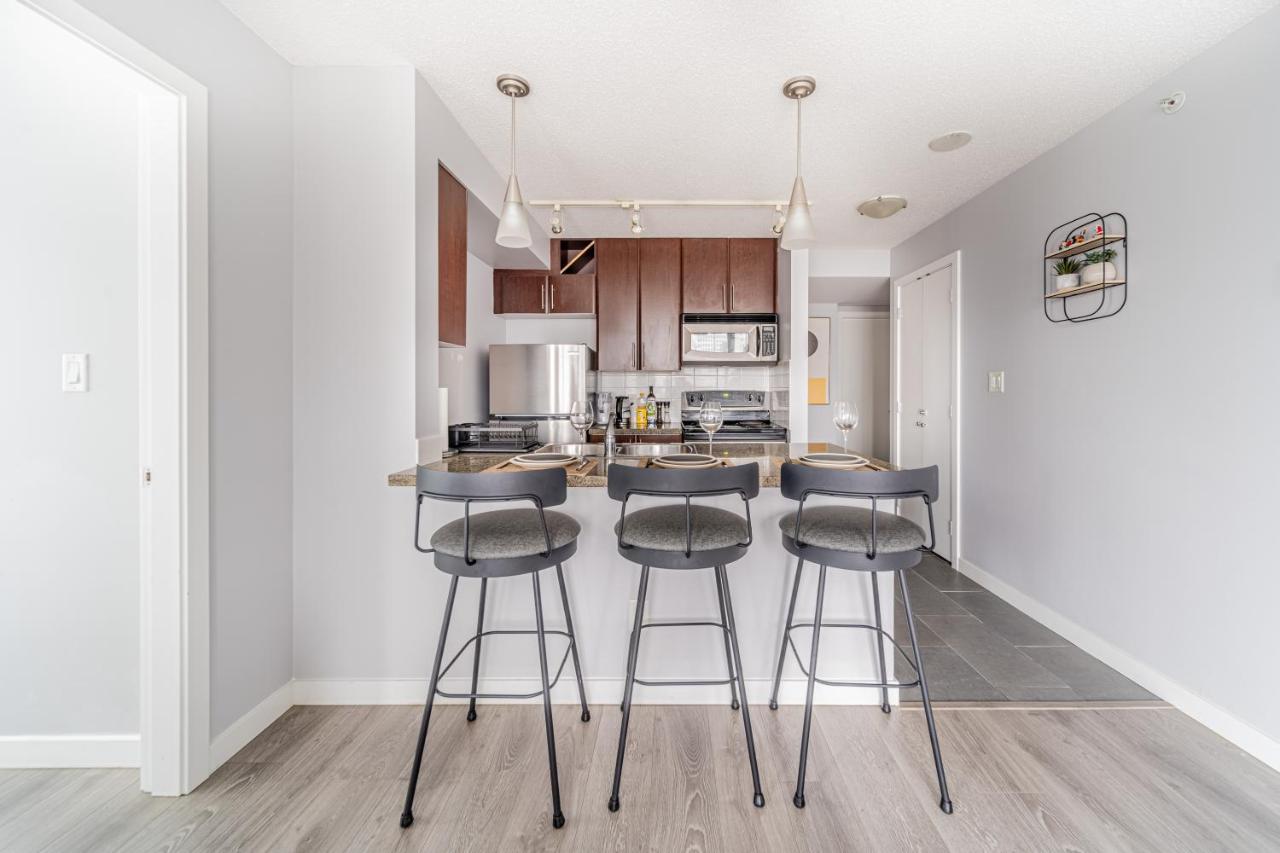 Amazing Views ! Leather Furniture ! Cozy Condo! Vancouver Exterior foto