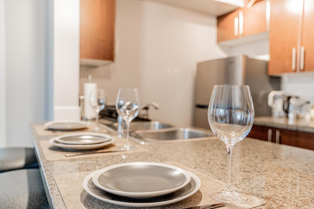 Amazing Views ! Leather Furniture ! Cozy Condo! Vancouver Exterior foto