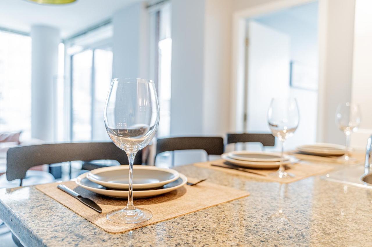 Amazing Views ! Leather Furniture ! Cozy Condo! Vancouver Exterior foto